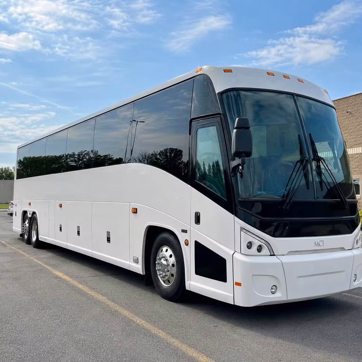 charter bus and minibus rentals for florida holocaust museum field trips