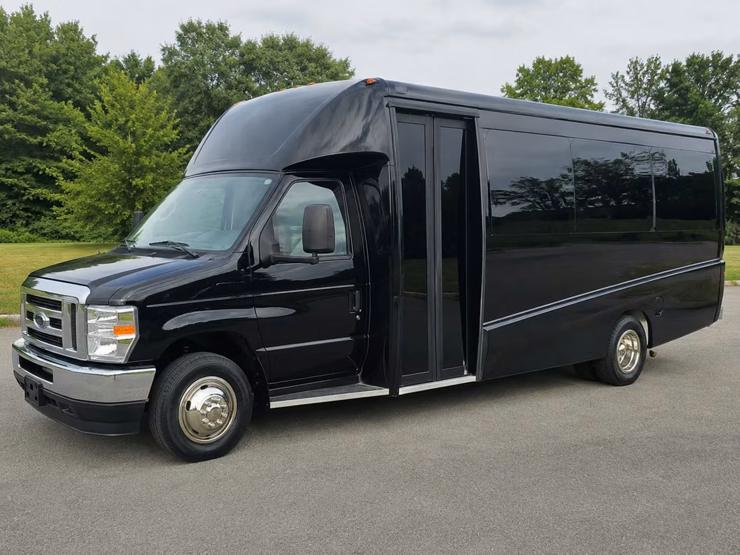 minibus rentals in st petersburg for smaller prom groups