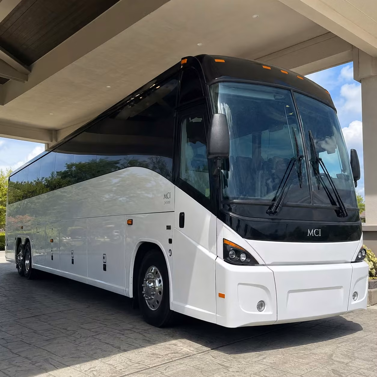 reliable daily commuter shuttle service for st petersburg businesses